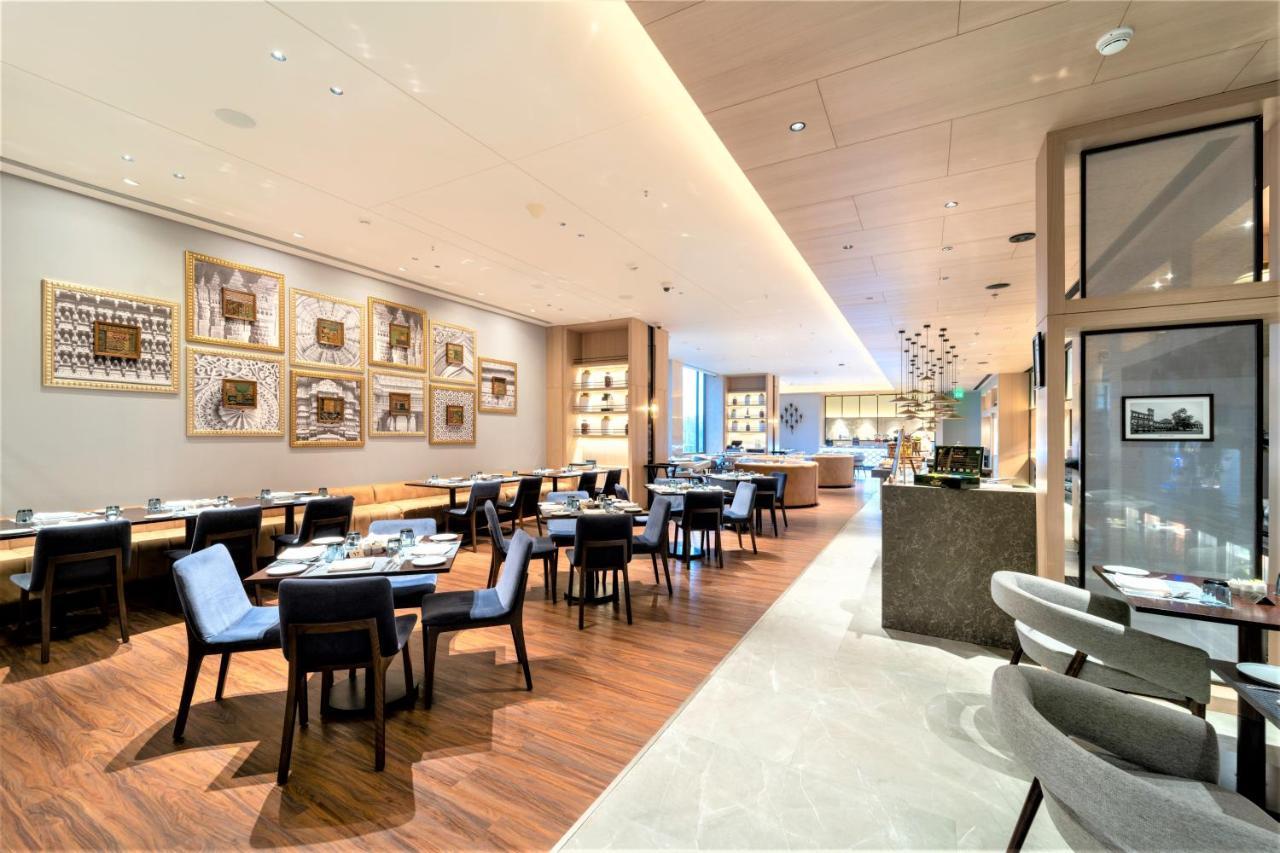 Courtyard By Marriott Vadodara Ngoại thất bức ảnh