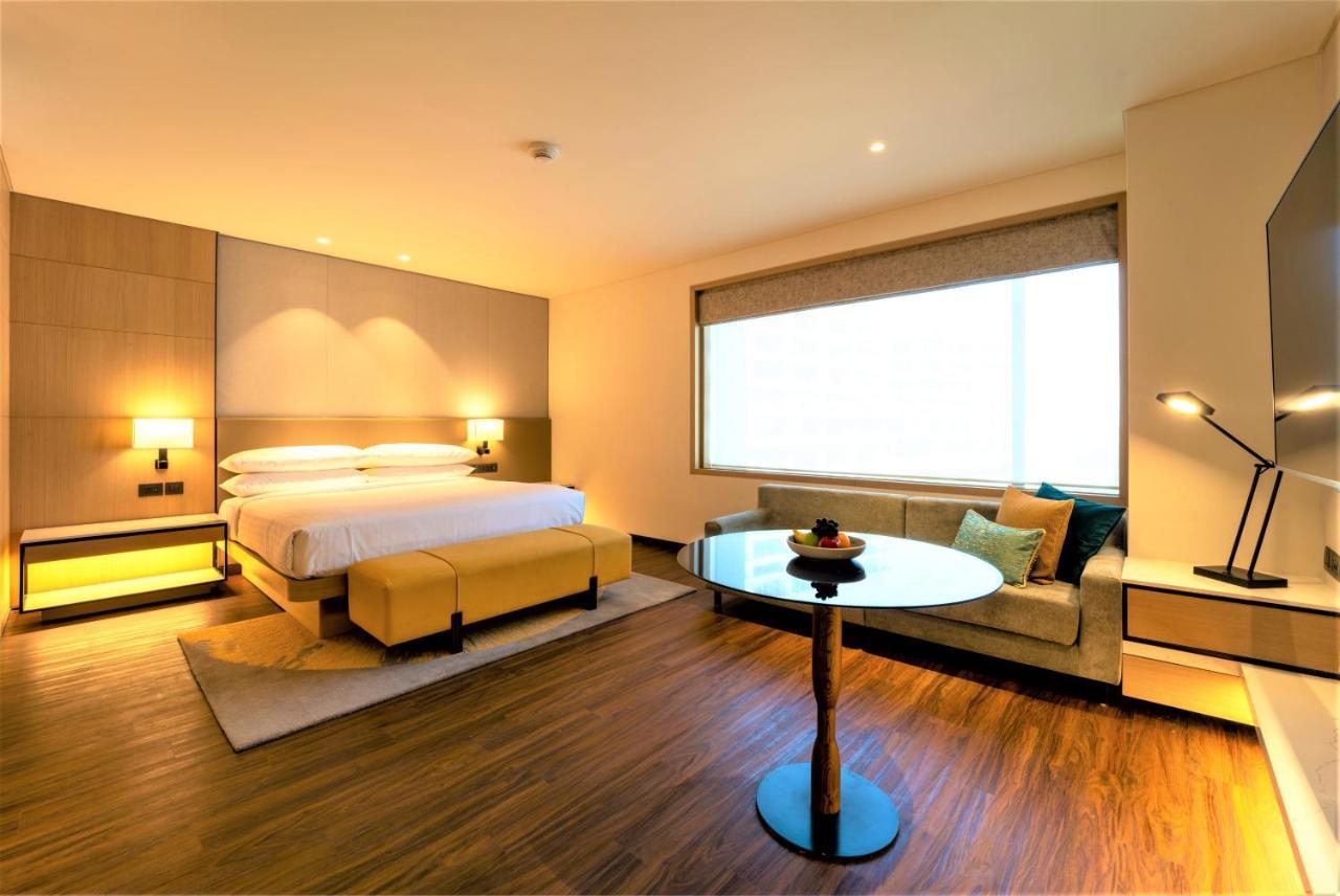 Courtyard By Marriott Vadodara Ngoại thất bức ảnh