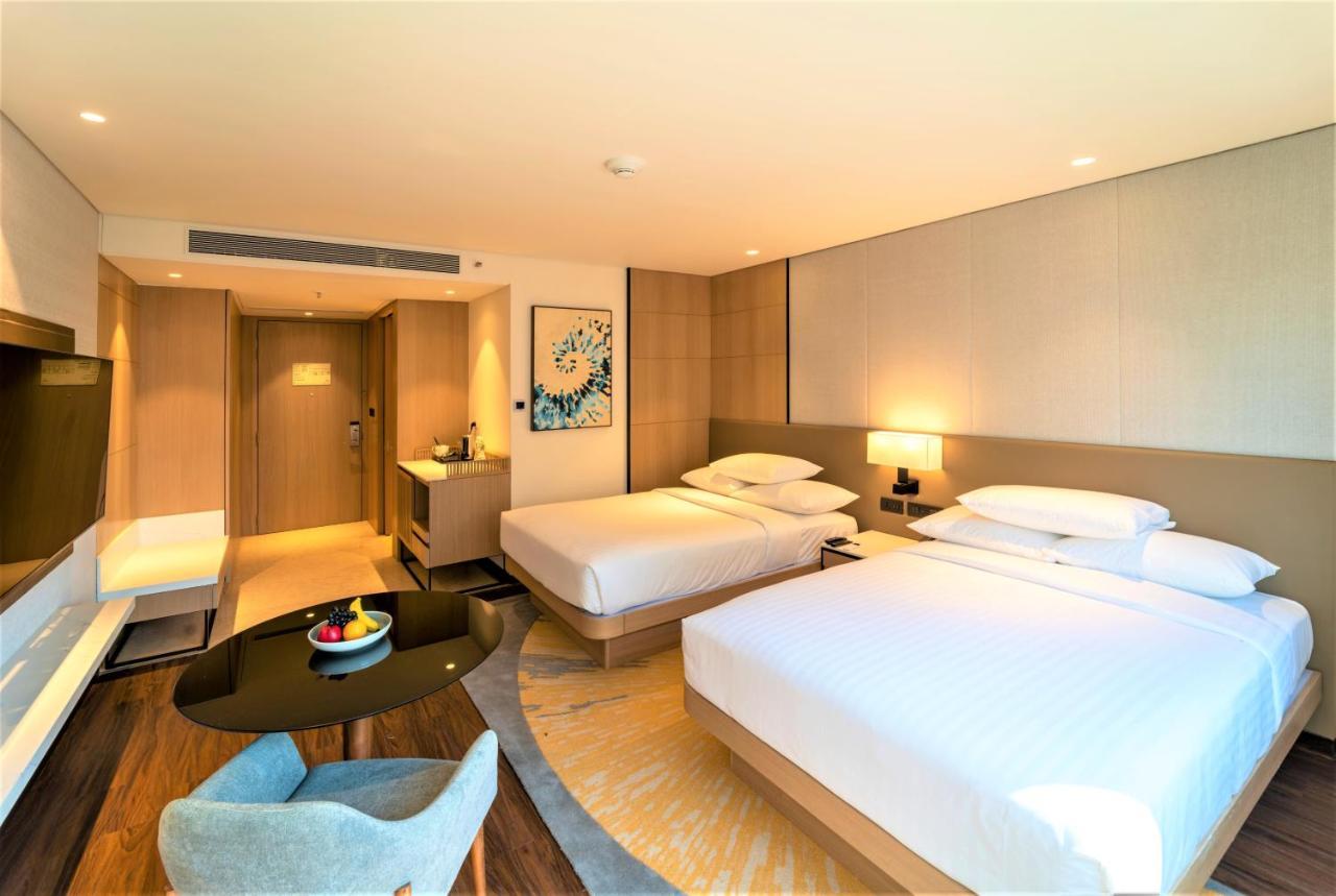 Courtyard By Marriott Vadodara Ngoại thất bức ảnh