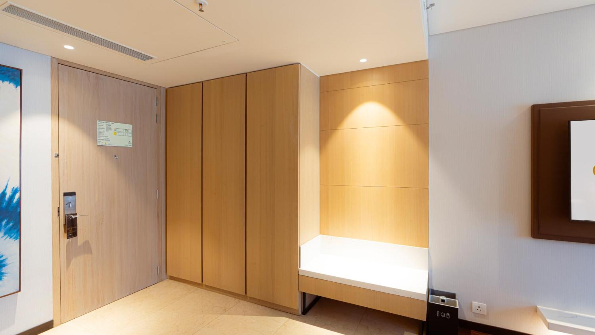 Courtyard By Marriott Vadodara Ngoại thất bức ảnh