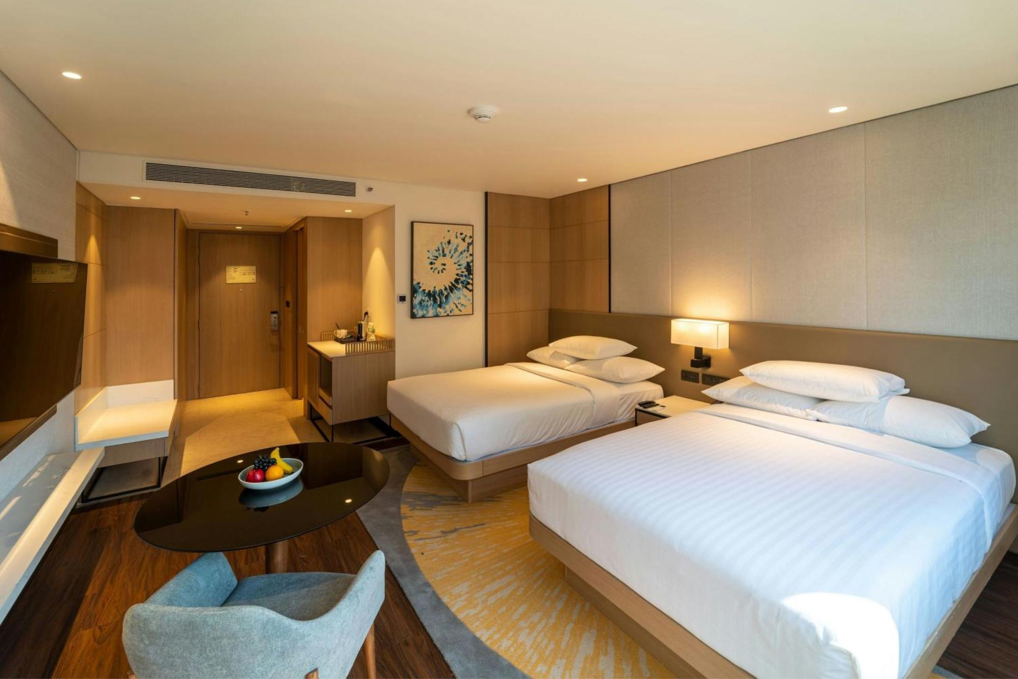 Courtyard By Marriott Vadodara Ngoại thất bức ảnh