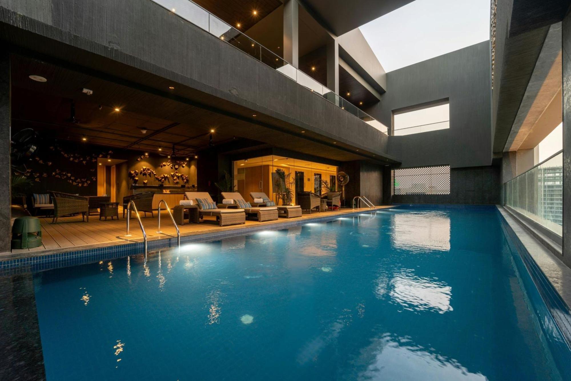 Courtyard By Marriott Vadodara Ngoại thất bức ảnh
