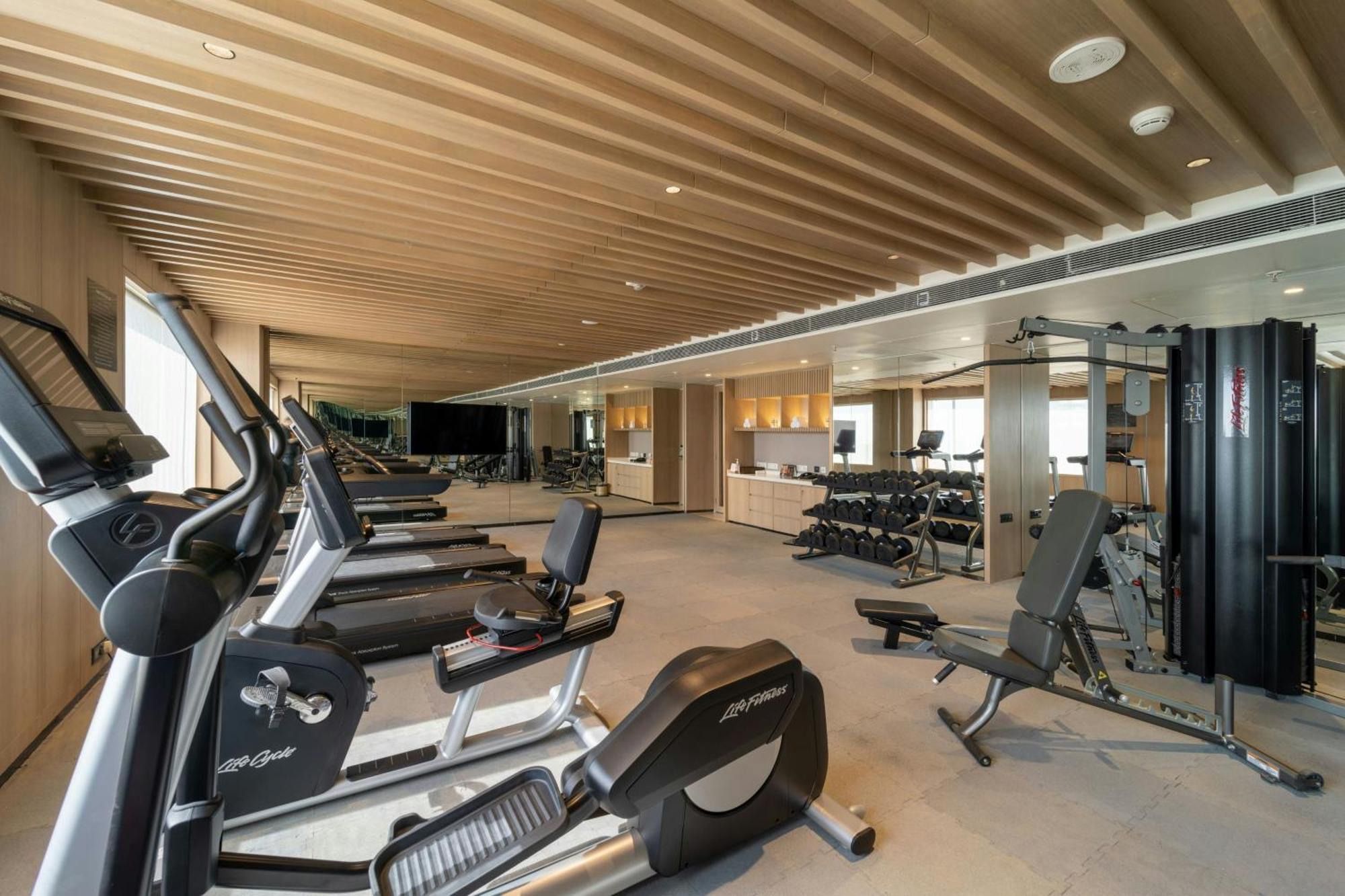 Courtyard By Marriott Vadodara Ngoại thất bức ảnh