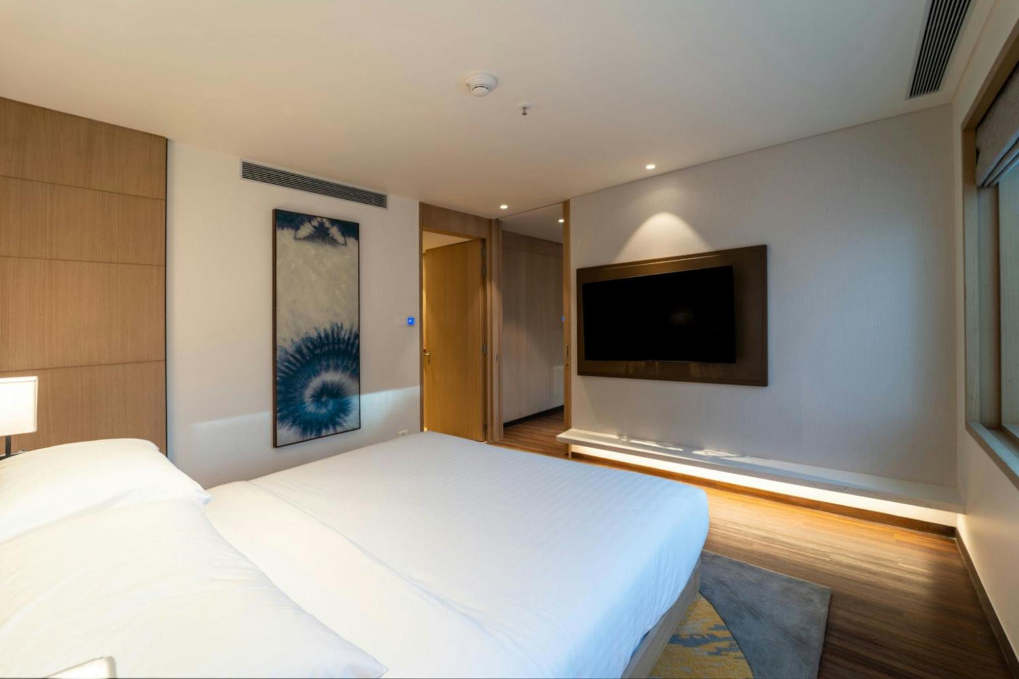 Courtyard By Marriott Vadodara Ngoại thất bức ảnh