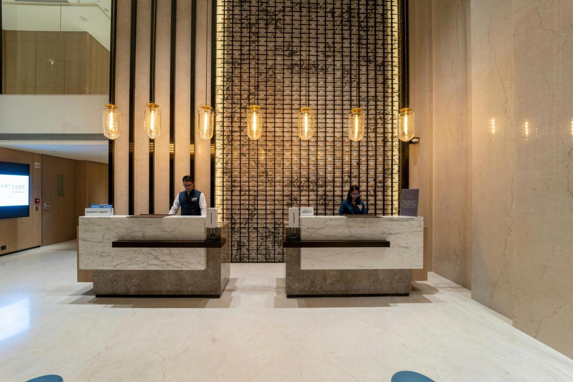 Courtyard By Marriott Vadodara Ngoại thất bức ảnh